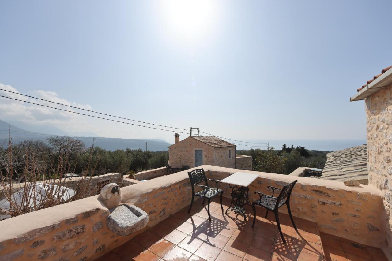 Lithos Stone Suites Areopoli Habitación foto