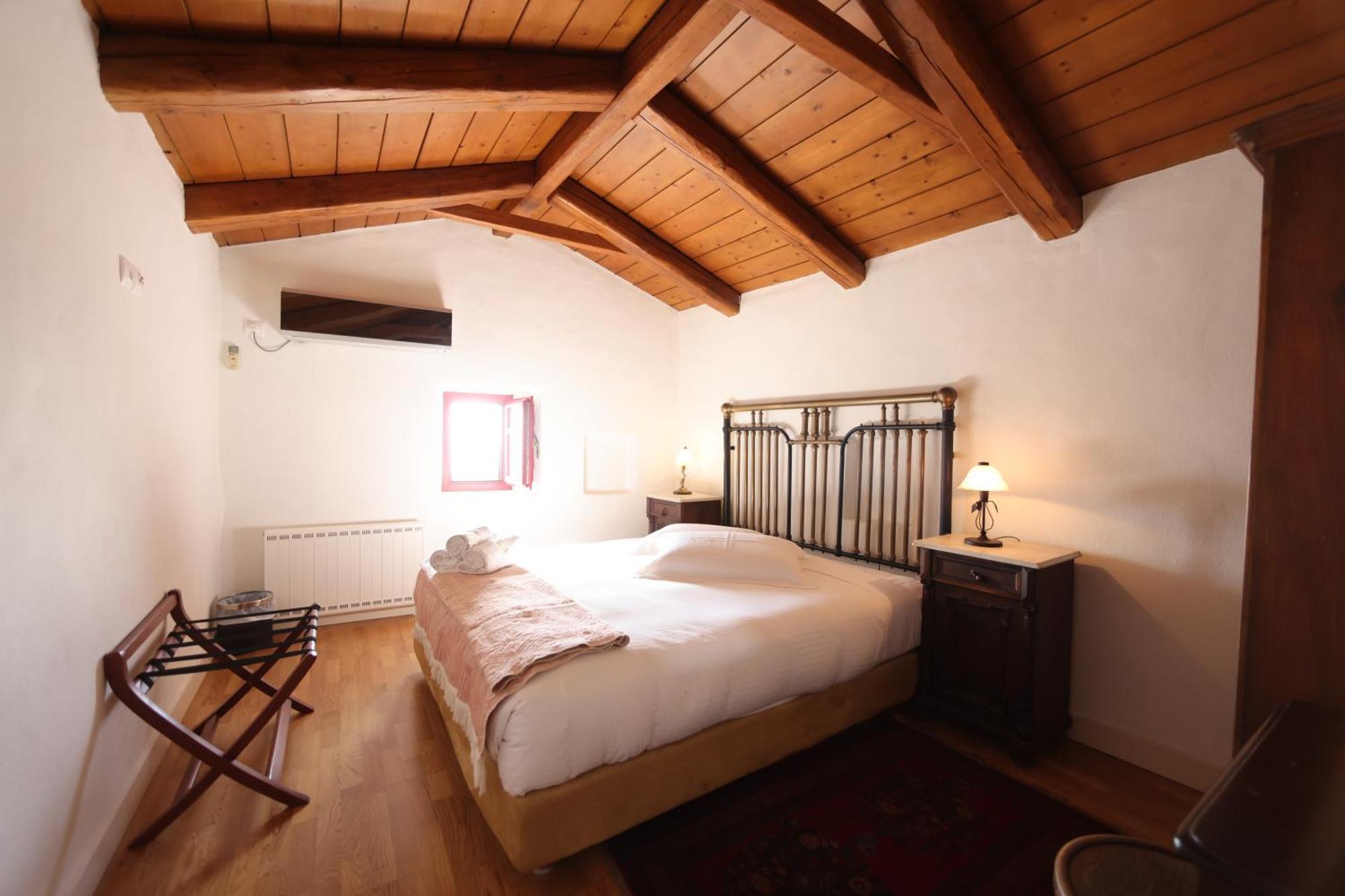 Lithos Stone Suites Areopoli Habitación foto