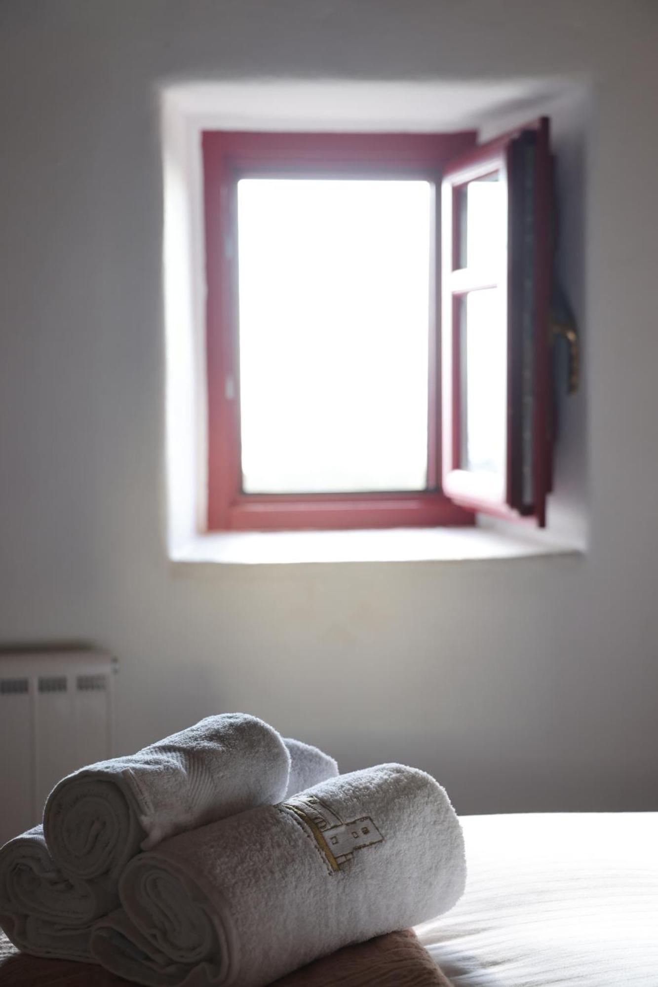 Lithos Stone Suites Areopoli Habitación foto