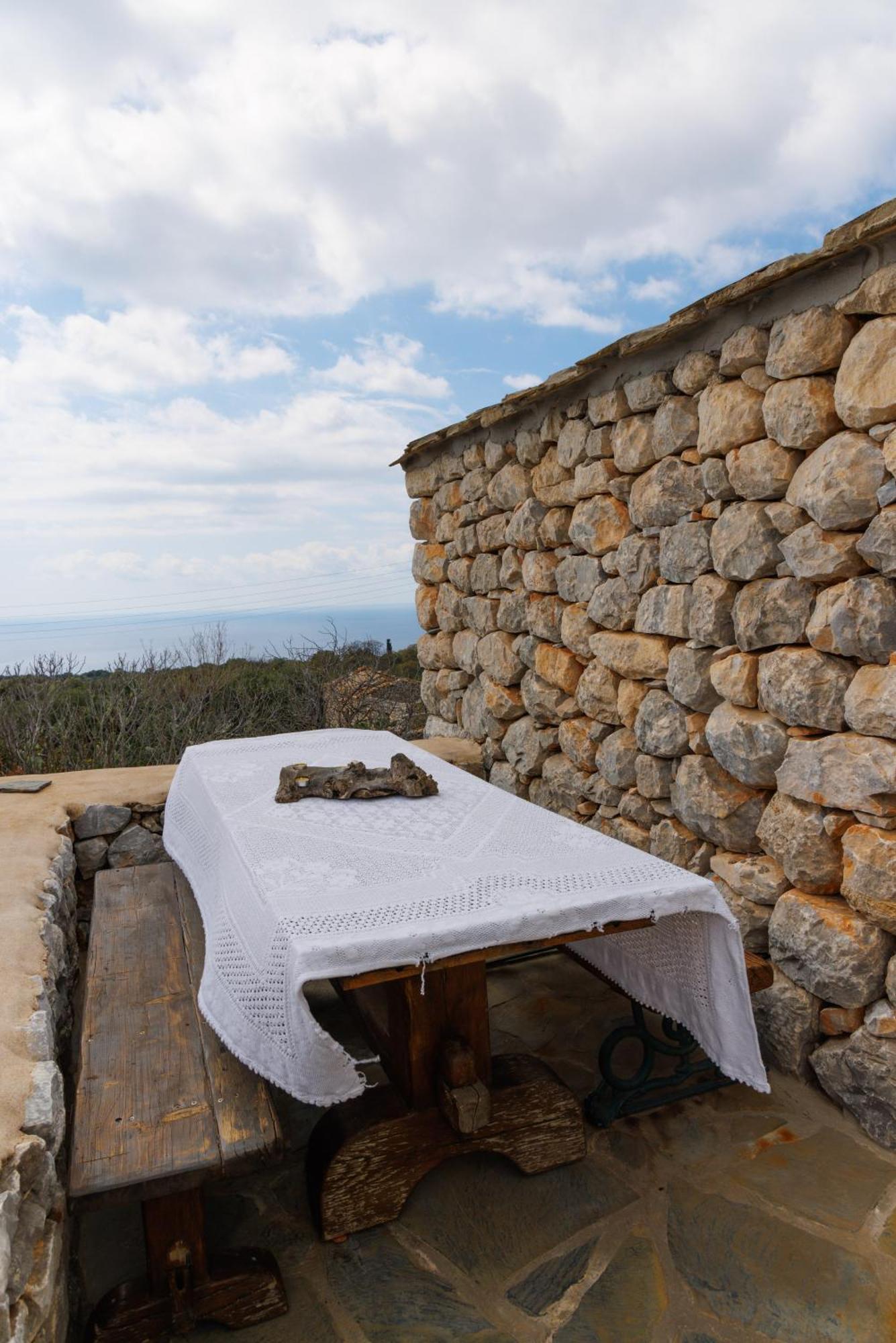 Lithos Stone Suites Areopoli Habitación foto